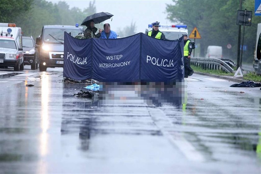 Koszmarny wypadek w Markach. Autobus najechał na rowerzystę na pasach. Zabił go na miejscu