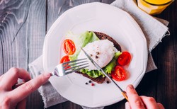 Talerz zdrowia zamiast piramidy żywienia. Nowe zalecenia dotyczące diety