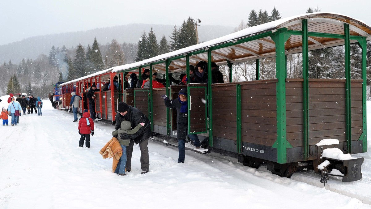 W każda środę i sobotę podczas tegorocznych ferii kursować będzie Bieszczadzka Kolejka Leśna. - Zimą jeździmy od pięciu lat. W tym roku, z uwagi na duże zainteresowanie dwa razy w tygodniu - powiedział prezes fundacji zarządzającej BKL Mariusz Wermiński.