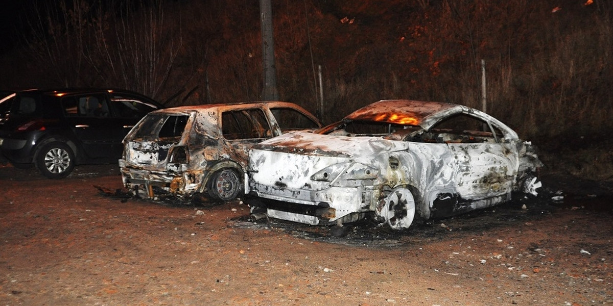30-latek z Szamotuł chciał ukraść auto, ale spowodował jego pożar