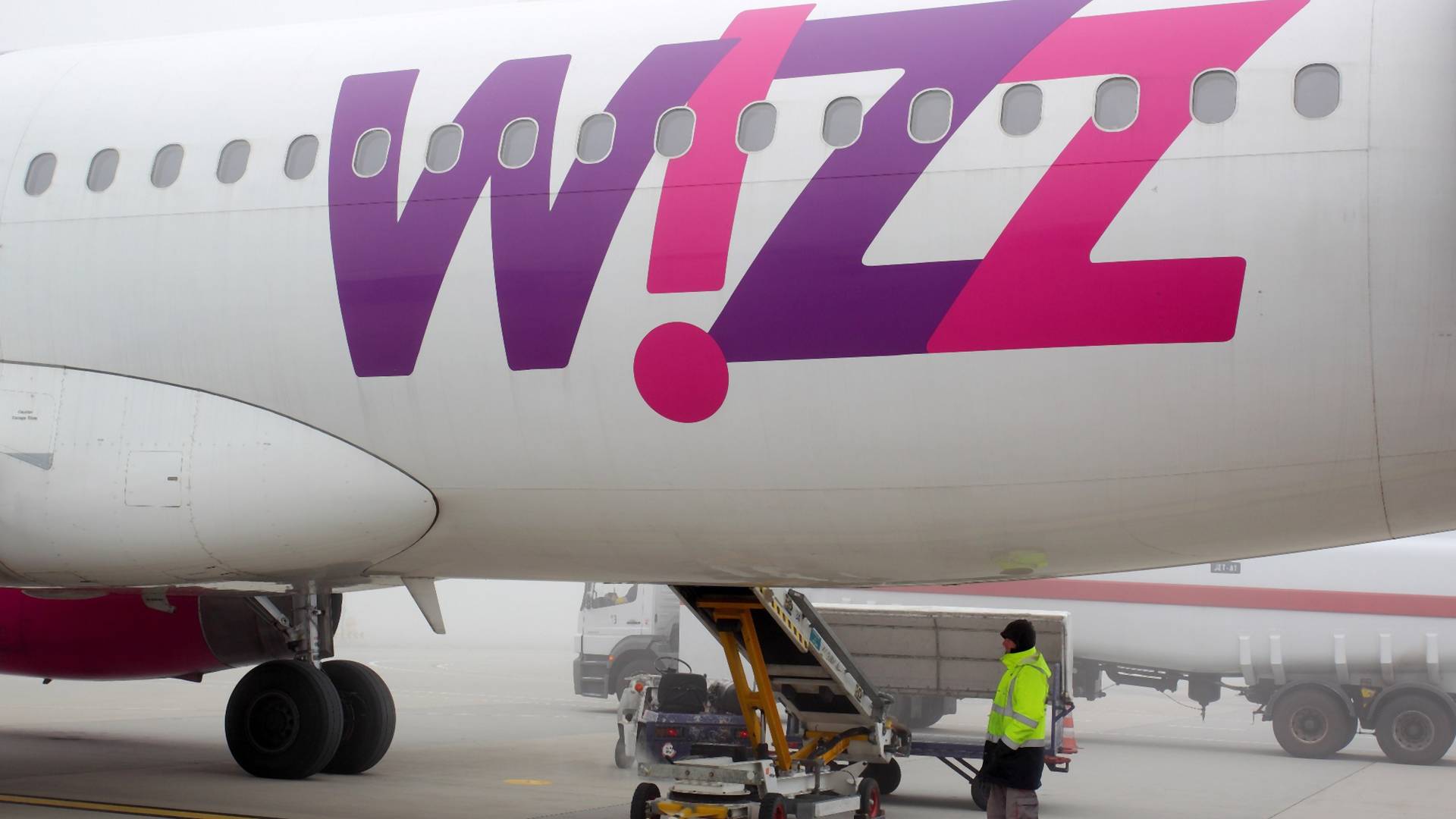 To koniec podziału na mały i duży bagaż w Wizz Air? Firma zostawia mały haczyk