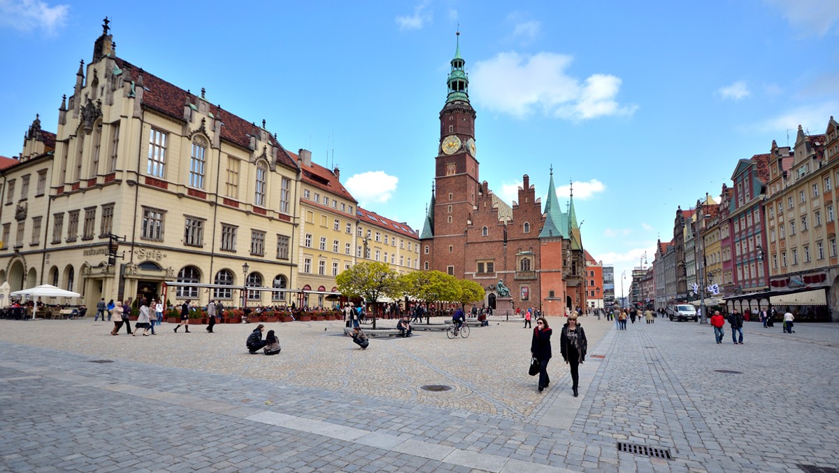 Dziś po godzinie 20 na wrocławskim Rynku piłkarze Śląska Wrocław spotkają się z kibicami, by wspólnie uczcić zdobycie przez dolnośląski klub mistrzostwa Polski.