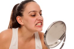 TAKIE oznaki stresującego trybu życia dają zęby. Zbagatelizowanie ich może mieć poważne konsekwencje