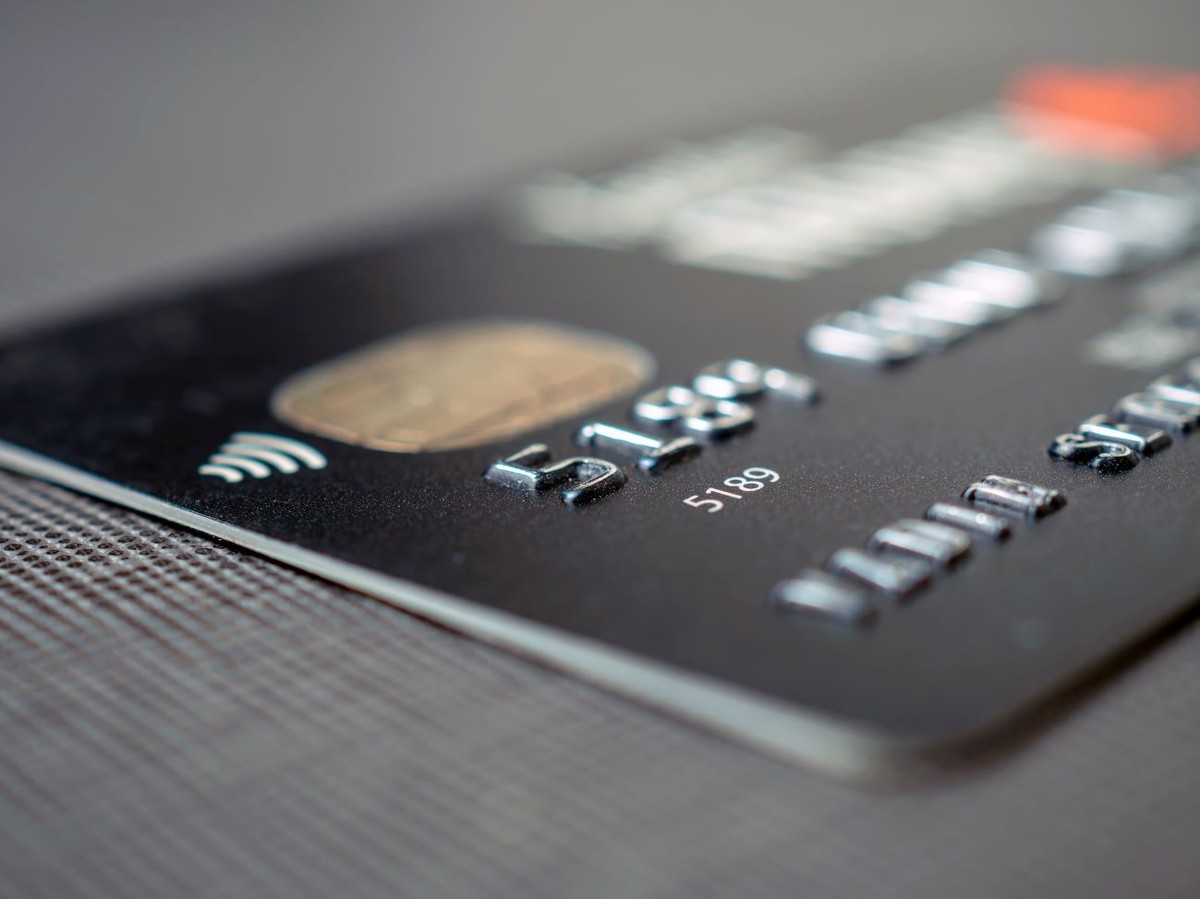 Visa czy Mastercard - która karta zapewnia większą beztroskę podczas ferii i urlopów zimowych w kraju lub zagranicą