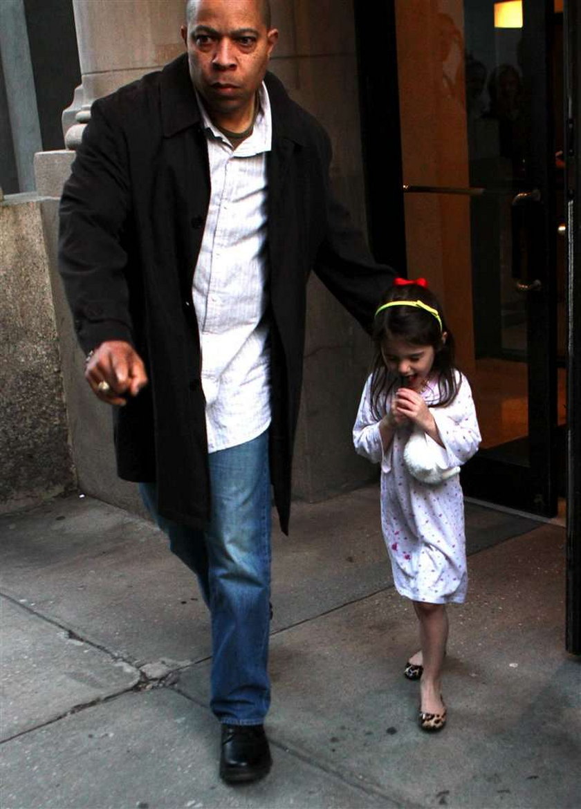 Suri Cruise. Dziecko szasta pieniędzmi!