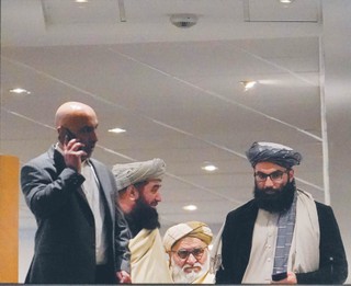 Świat otwiera się na talibów