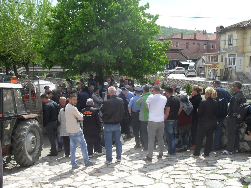 Ne idu kući večeras, poručuju prodavci jer "odavde hrane decu"