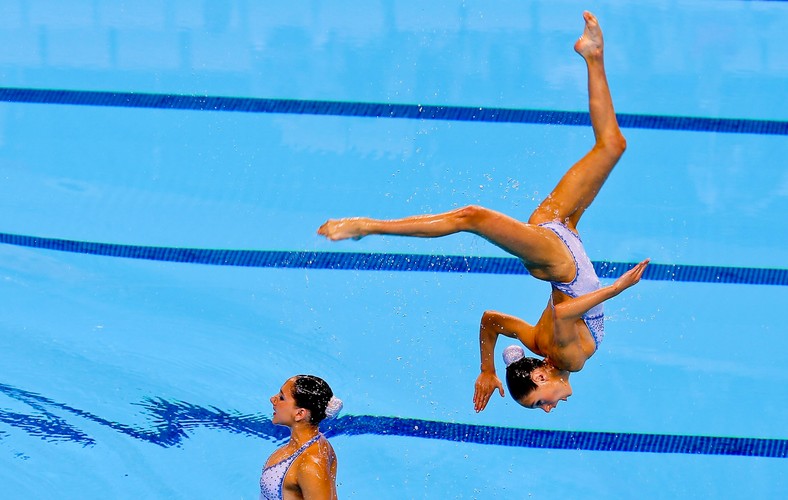Balet w wodzie, czyli pływaczki synchroniczne w akcji