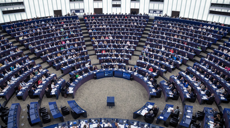 A Európai Parlament nem támogatta a támogatási pénzek zárolásának felfüggesztését/ Fotó: MTI-EPA