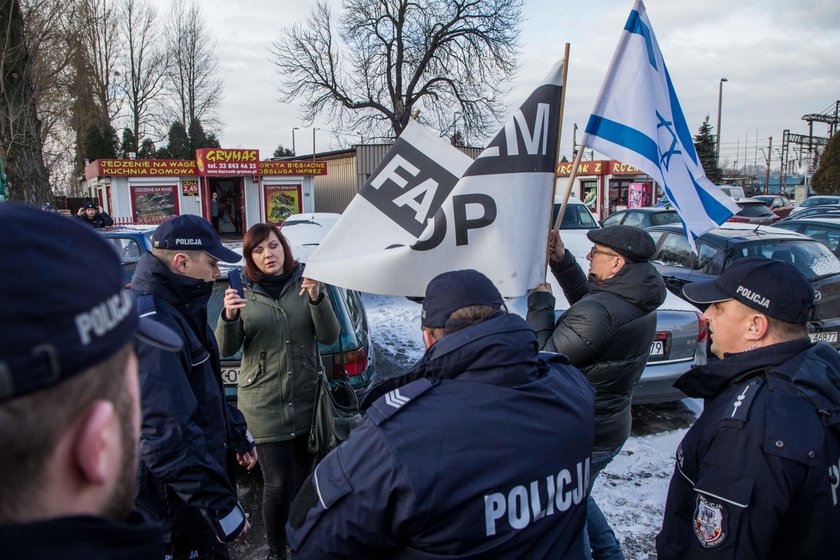 Zwolennicy Rybaka na rocznicy wyzwolenia obozu Auschwitz-Birkenau