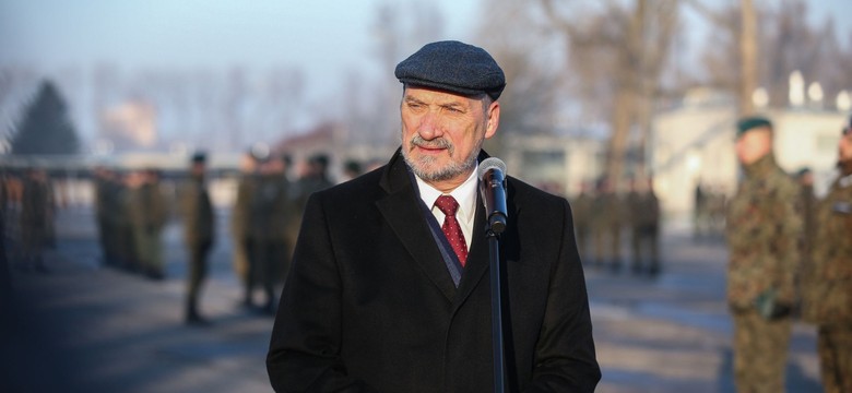 Macierewicz zapewnia: Wypadku nie spowodowało auto, którym jechałem