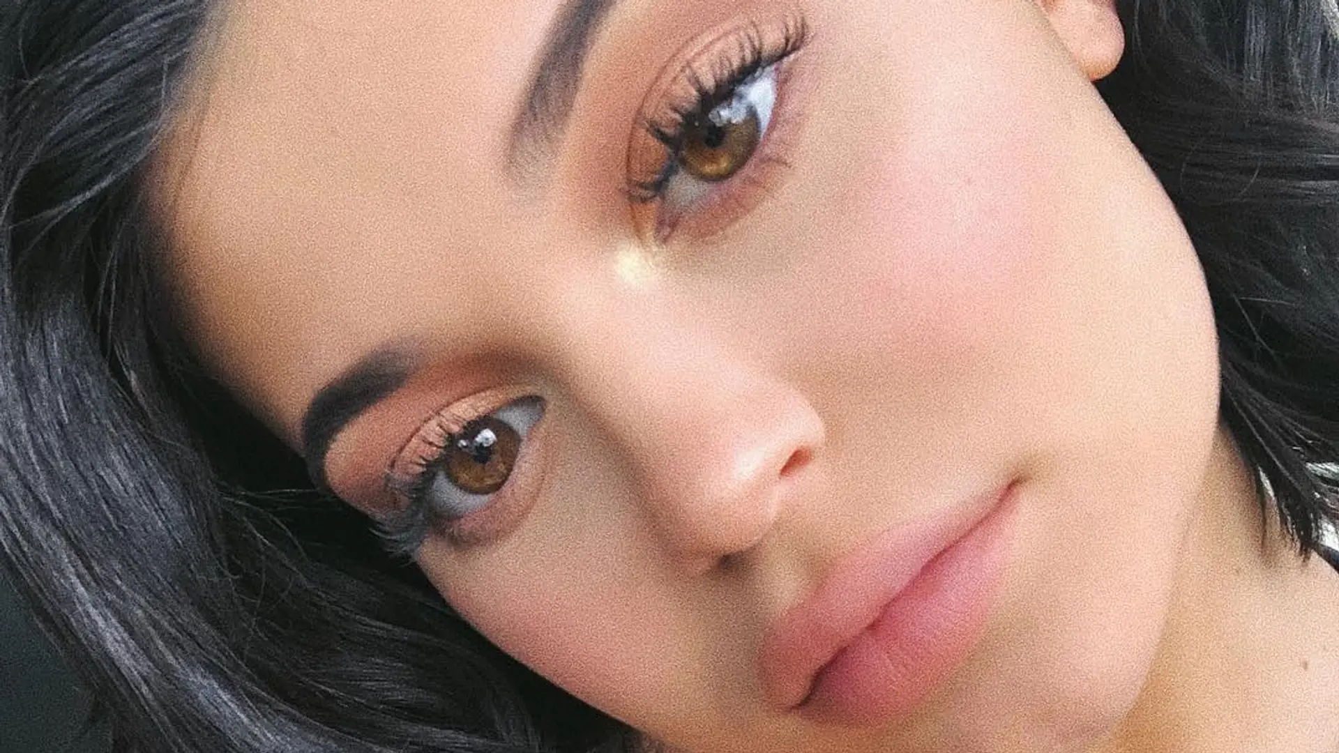 Kylie Jenner urodziła córeczkę i pokazuje fanom film z okresu ciąży - "Nigdy nie czułam takiej miłości"