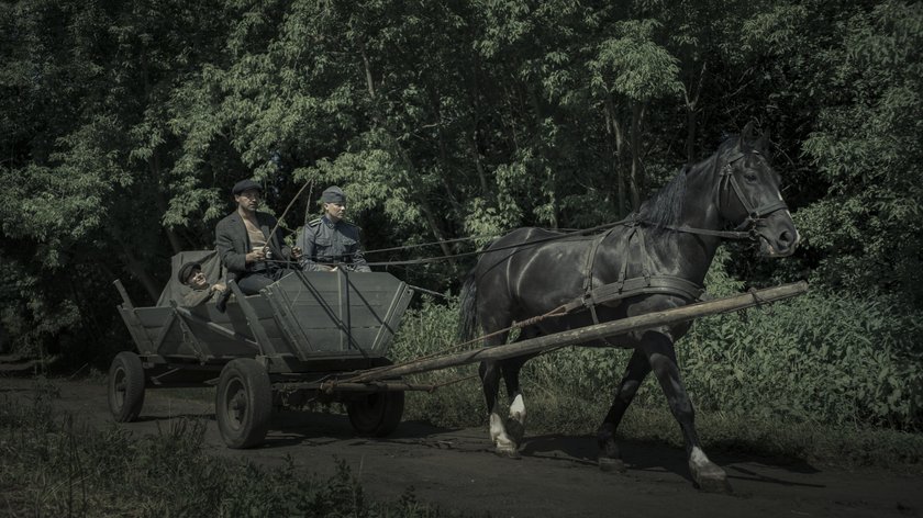 "Ludzie  i Bogowie"