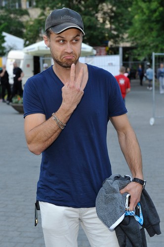 Maciej Zakościelny na festiwalu w Opolu