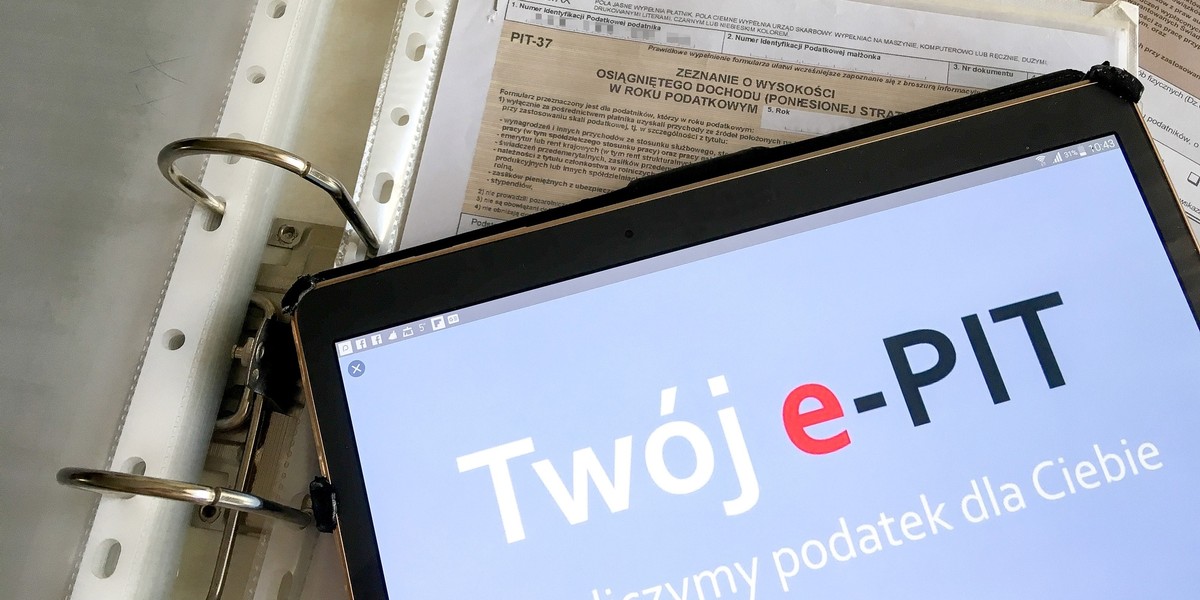 Od 2019 roku pracownicy nie muszą już zajmować się wypełnianiem PIT-ów. System "Twój e-PIT" nie obejmuje jednak wszystkich podatników, a w niektórych sytuacjach konieczne jest samodzielne naniesienie poprawek.