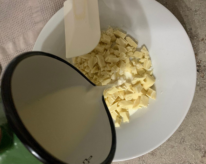 Nepečený čokoládový cheesecake.