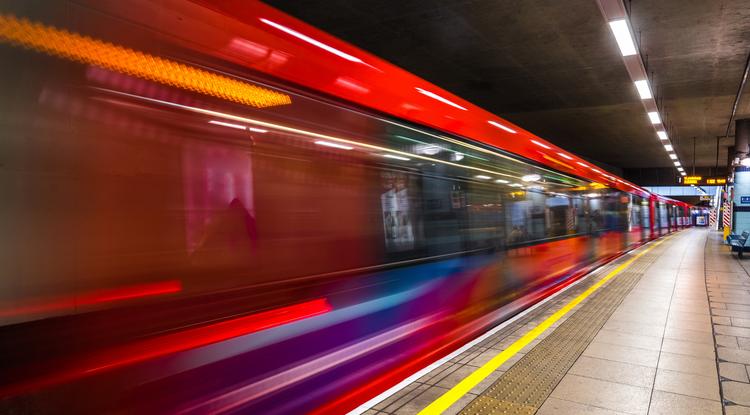 A londoni metró egyik jelzése: „Figyelj a résre!” Fotó: Getty Images