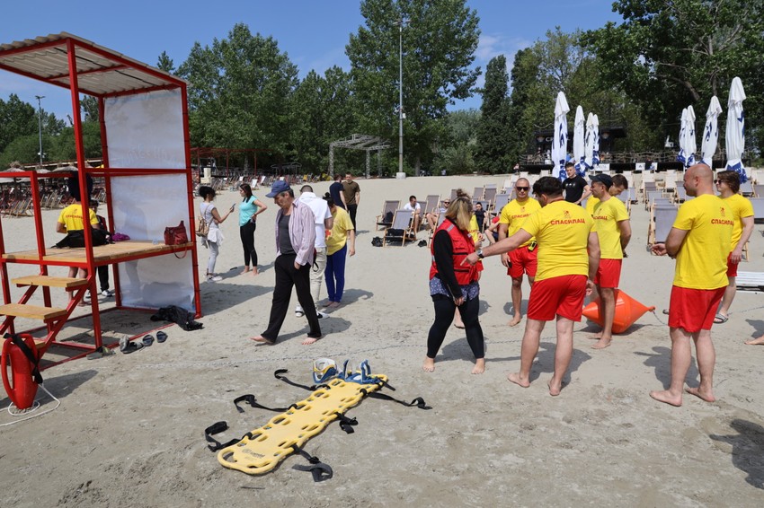 Spasilačka oprema za bezbedniji Štrand