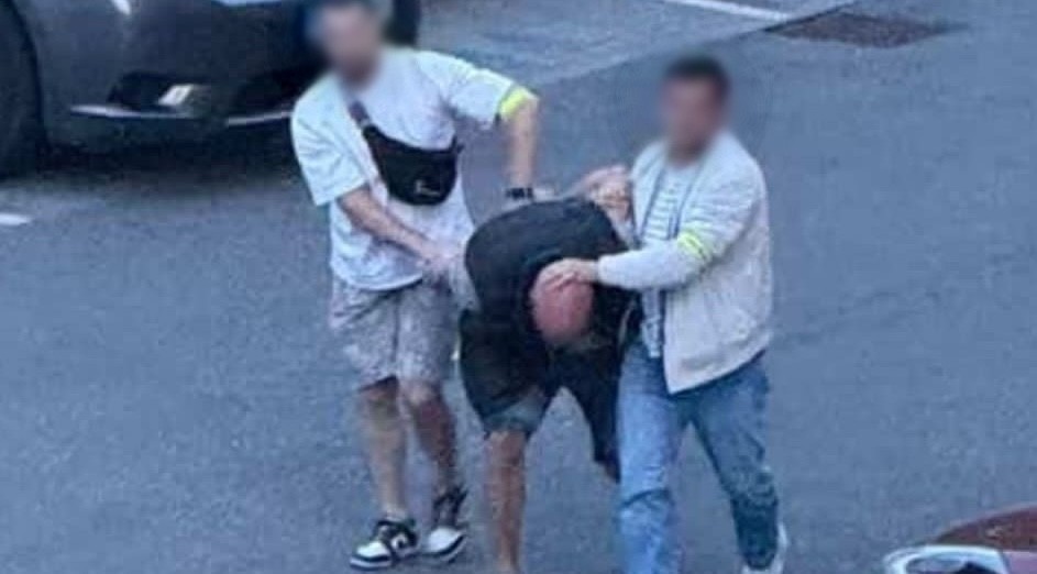 Polícia zadržala pri zásahu v Petržalke 36-ročného muža. 