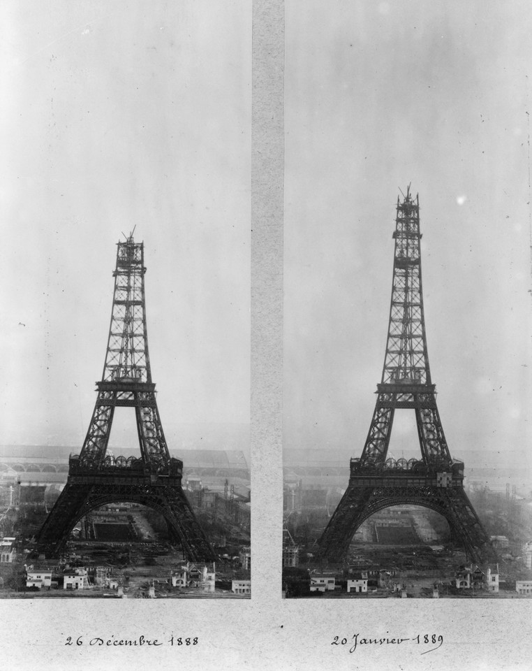 Budowa wieży Eiffla: dwa ujęcia - jedno z grudnia 1888 r., drugie - stycznia 1889 r.