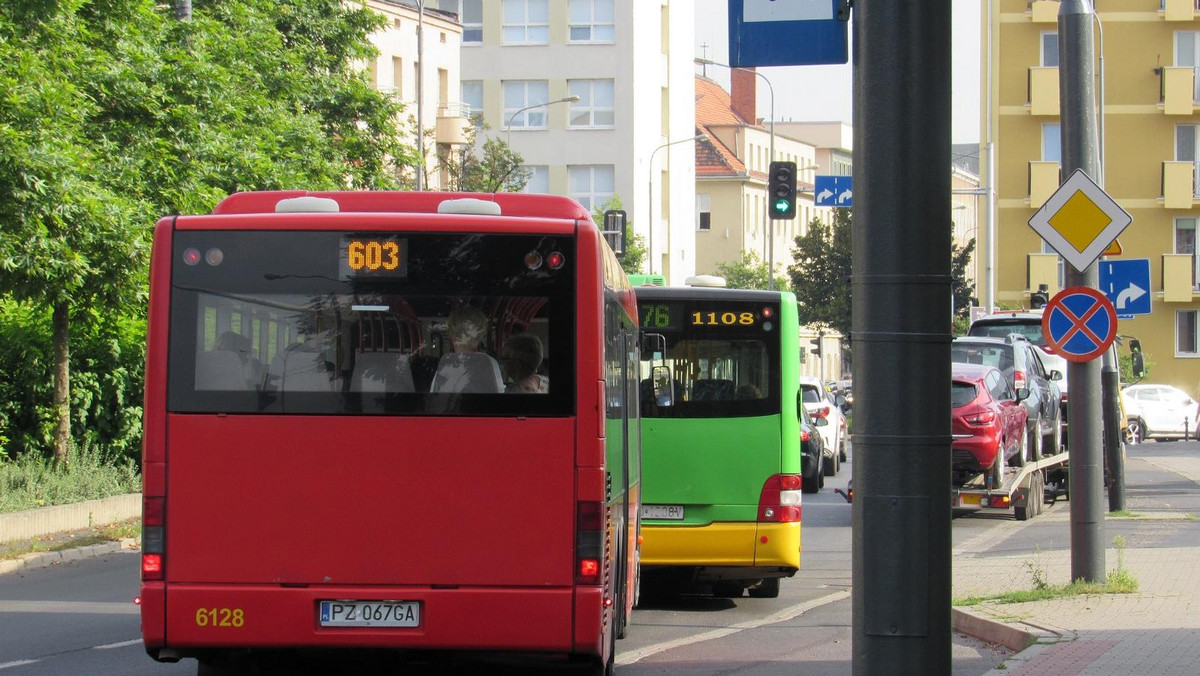 12 lutego w województwie wielkopolskim rozpoczyna się długo wyczekiwana przez uczniów przerwa zimowa. Na czas ferii poznański ZTM wprowadza zmiany w funkcjonowaniu komunikacji publicznej. Kilka linii autobusowych zostanie zawieszonych do 23 lutego.