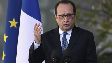 Hollande życzy Włochom siły po przegranej rządu w referendum