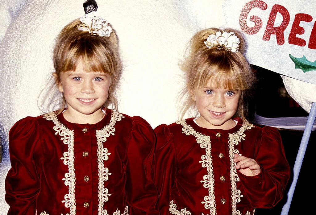 Mary-Kate Olsen z siostrą Ashley (1991)