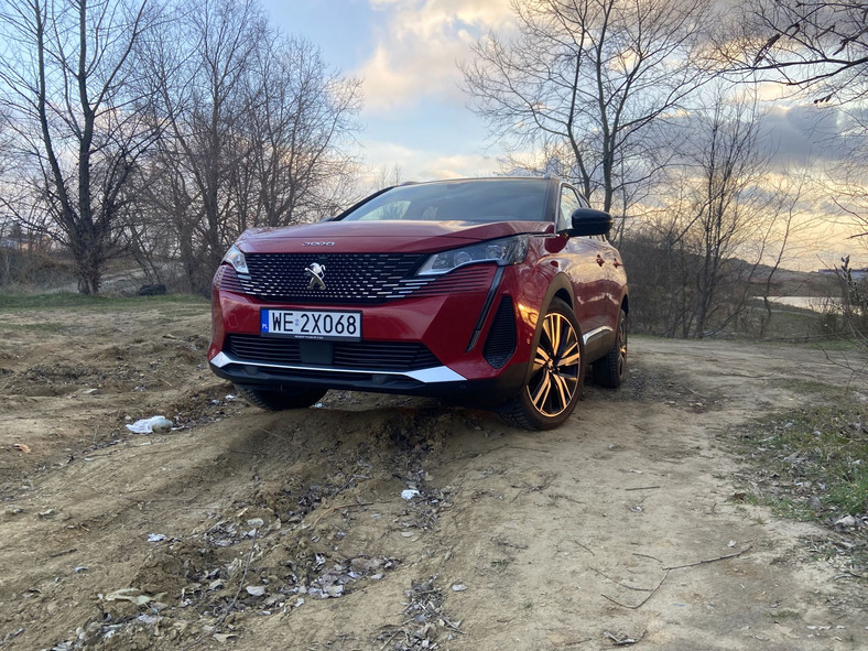 Peugeot 3008 GT pokazał kły - czyli, SUV widoczny w tłumie