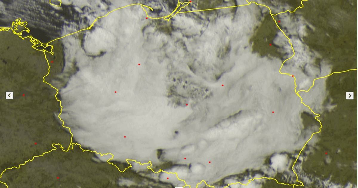 mapa chmur nad polska Chmury przykryły Polskę równo z jej granicami. Niezwykle rzadkie 