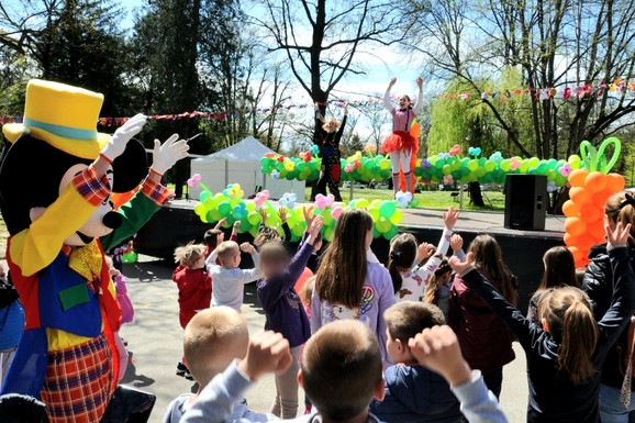 BESPLATNA ZABAVA ZA CELU PORODICU Za vikend se održavaju "Vaskršnje čarolije" na Topčideru: Evo kakve VREDNE NAGRADE čekaju mališane