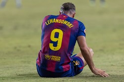 Oliver Kahn wbił szpilkę Robertowi Lewandowskiemu. Ujawnił prawdę o jego rozstaniu z Bayernem