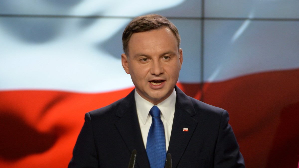 W I turze wyborów prezydenckich w okręgu tarnowskim najwyższe poparcie - 51,09 proc. uzyskał Andrzej Duda. Drugi był Bronisław Komorowski z 21,54 proc. poparcia, a trzeci Paweł Kukiz, który zdobył 18,39 proc. głosów – wynika z protokołu Okręgowej Komisji Wyborczej nr 20 w Tarnowie.