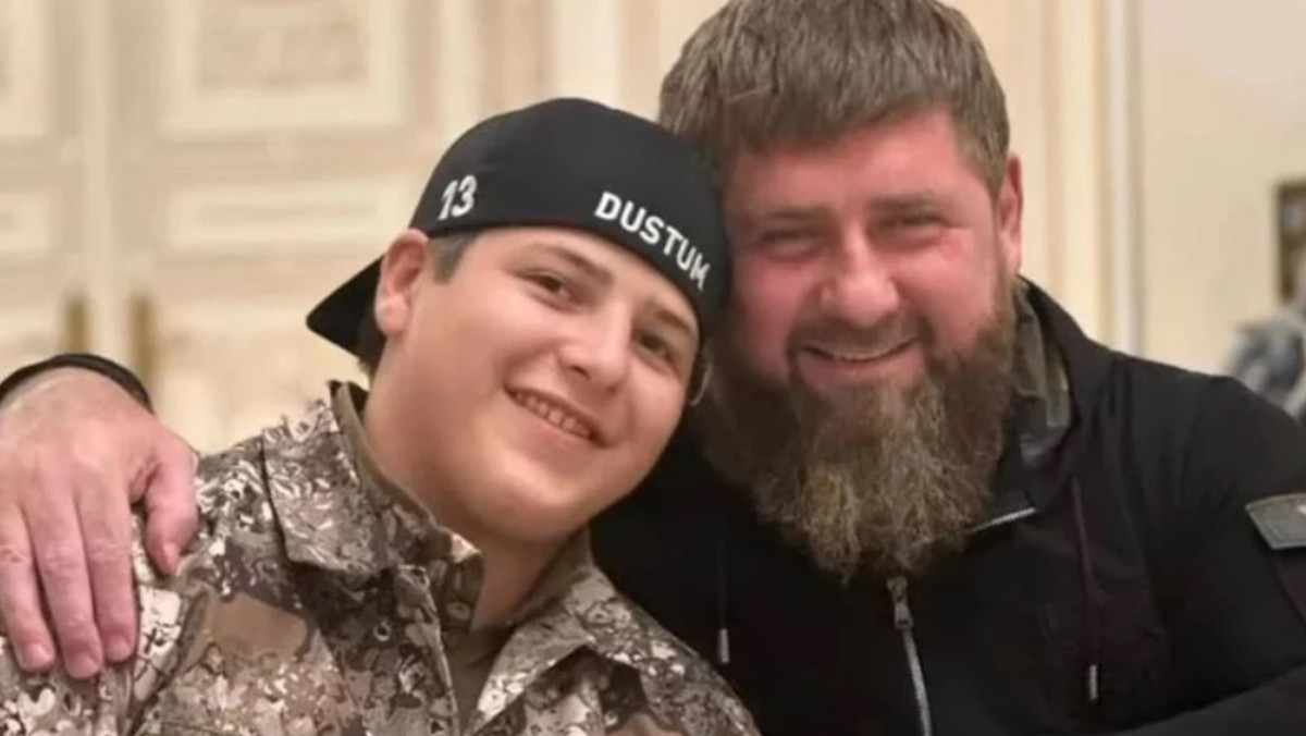 15-letni syn Kadyrowa z kolejnym orderem. Wcześniej brutalnie pobił więźnia