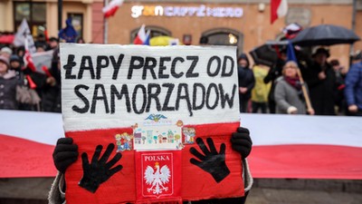 łapy precz od samorządów