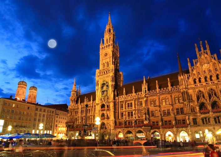 12. Górna Bawaria – region w południowych Niemczech zamieszkany przez ponad 4 mln ludzi. Stolicą tego regionu jest Monachium (na zdj.). Tutaj również PKB per capita wynosi 160 proc. średniej UE.