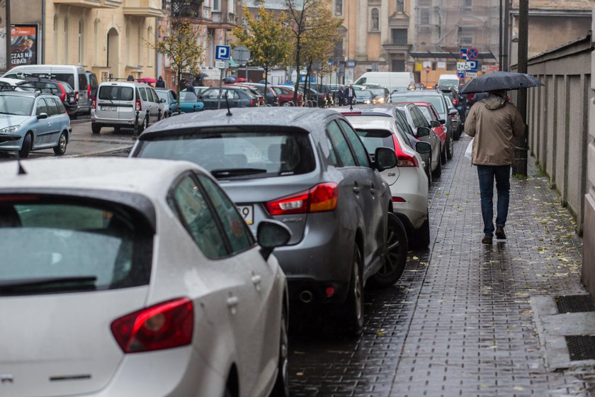 Zabiorą miejsca parkingowe na ul. Długiej