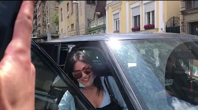 Ceca nije zaboravila zaštitnu masku! 
