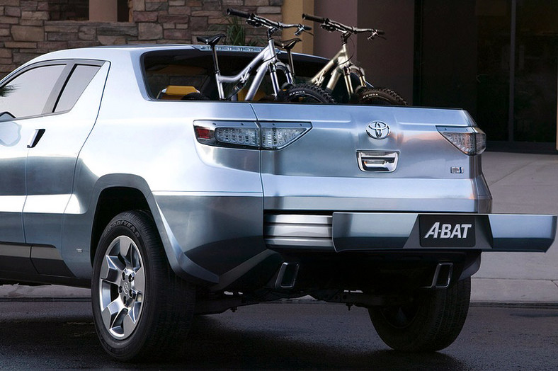 Toyota A-BAT Concept – mały, ale zwinny hybrydowy pickup
