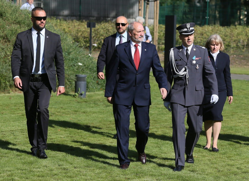 Macierewicz schował Misiewicza? Podejrzana nieobecność rzecznika