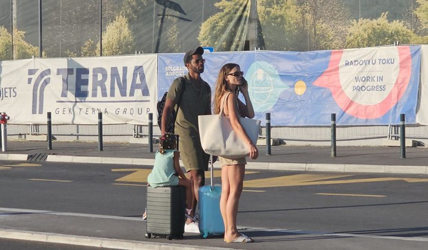 Nina Seničar sa mužem i ćerkom