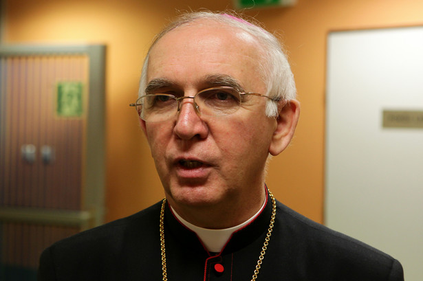 Arcybiskup Depo rezygnuje z Komitetu Honorowego marszu PiS