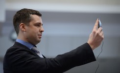 Opozycja zbojkotowała 'Woronicza 17'. Rzecznik PSL: To śmieszny pisowski programik