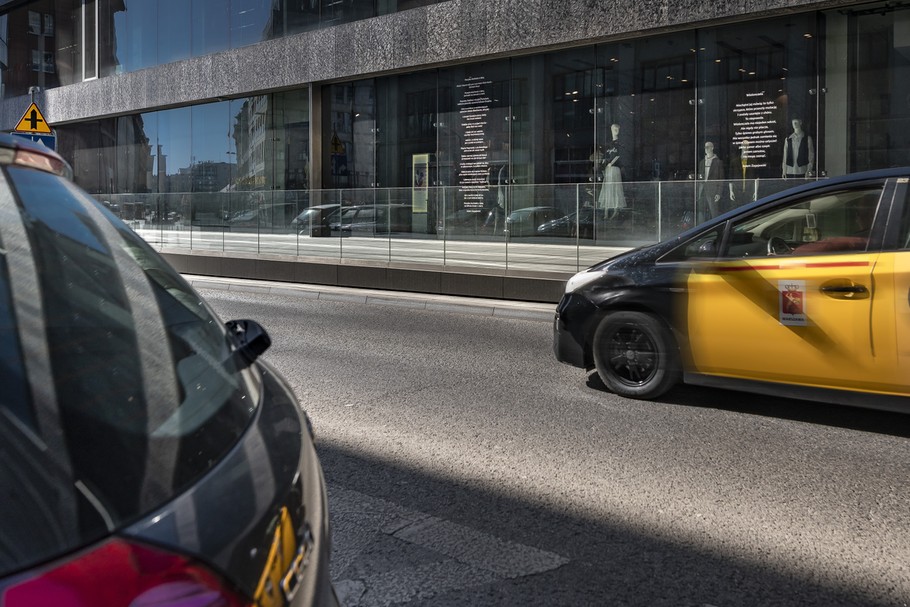 Rynek przewozu osób wciąż jest bardzo rozdrobniony. Nowi gracze go poszerzyli, ale też stali się zbyt silną konkurencją dla mniejszych korporacji taxi - mówi Jarosław Grabowski, CEO iTaxi