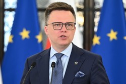 Hołownia pogania rząd. "Do roboty, albo za dwa lata będą premier Czarnek z ministrem Mentzenem"