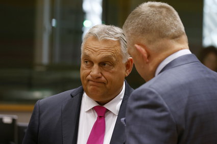 Orban cały czas na nie. Blokuje 800 mln euro dla Polski