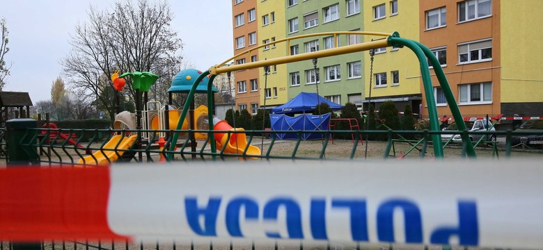 Policjant, który zastrzelił 21-latka w Koninie, wyszedł ze szpitala [WIDEO]