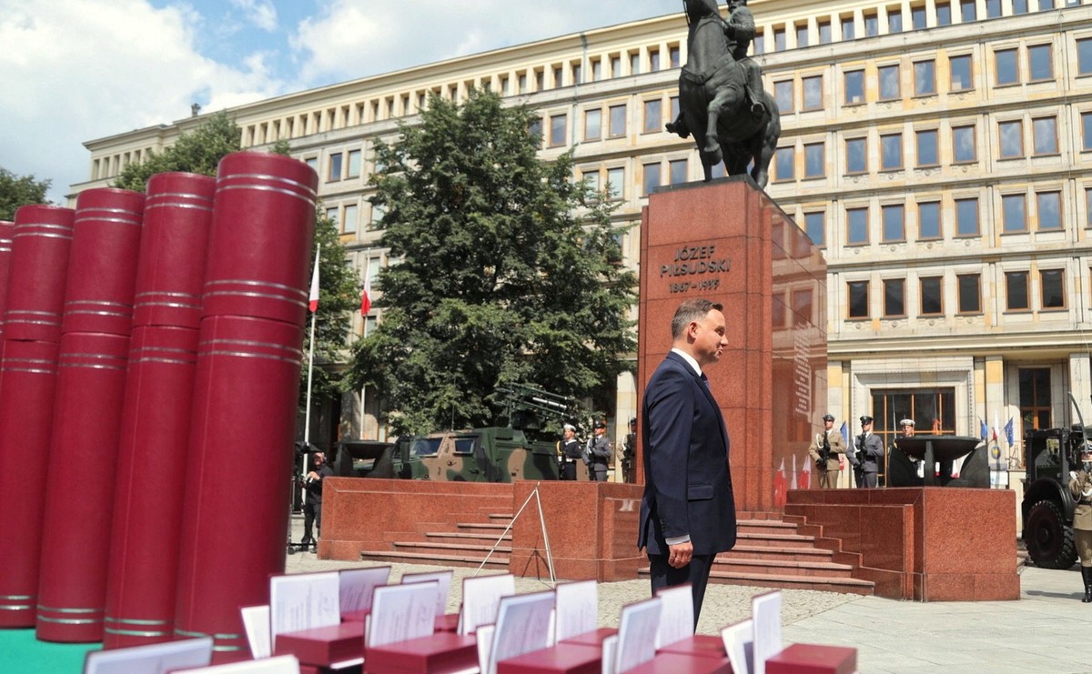 Prezydent wręczył cztery nominacje generalskie i jedną admiralską