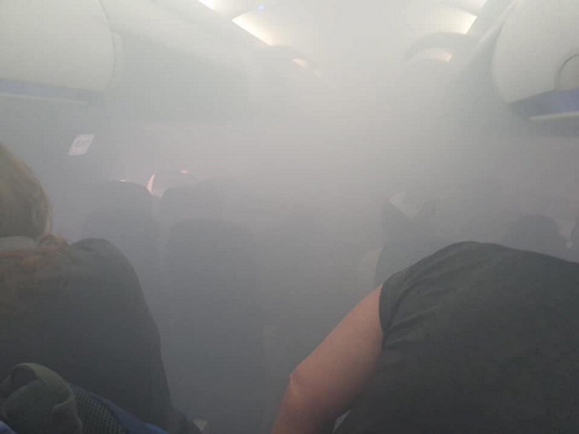 Dym na pokładzie samolotu z Londynu do Walencji