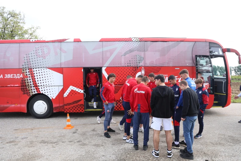 Omladinci "Crvene Zvezde" stigli u Malo Orašje 