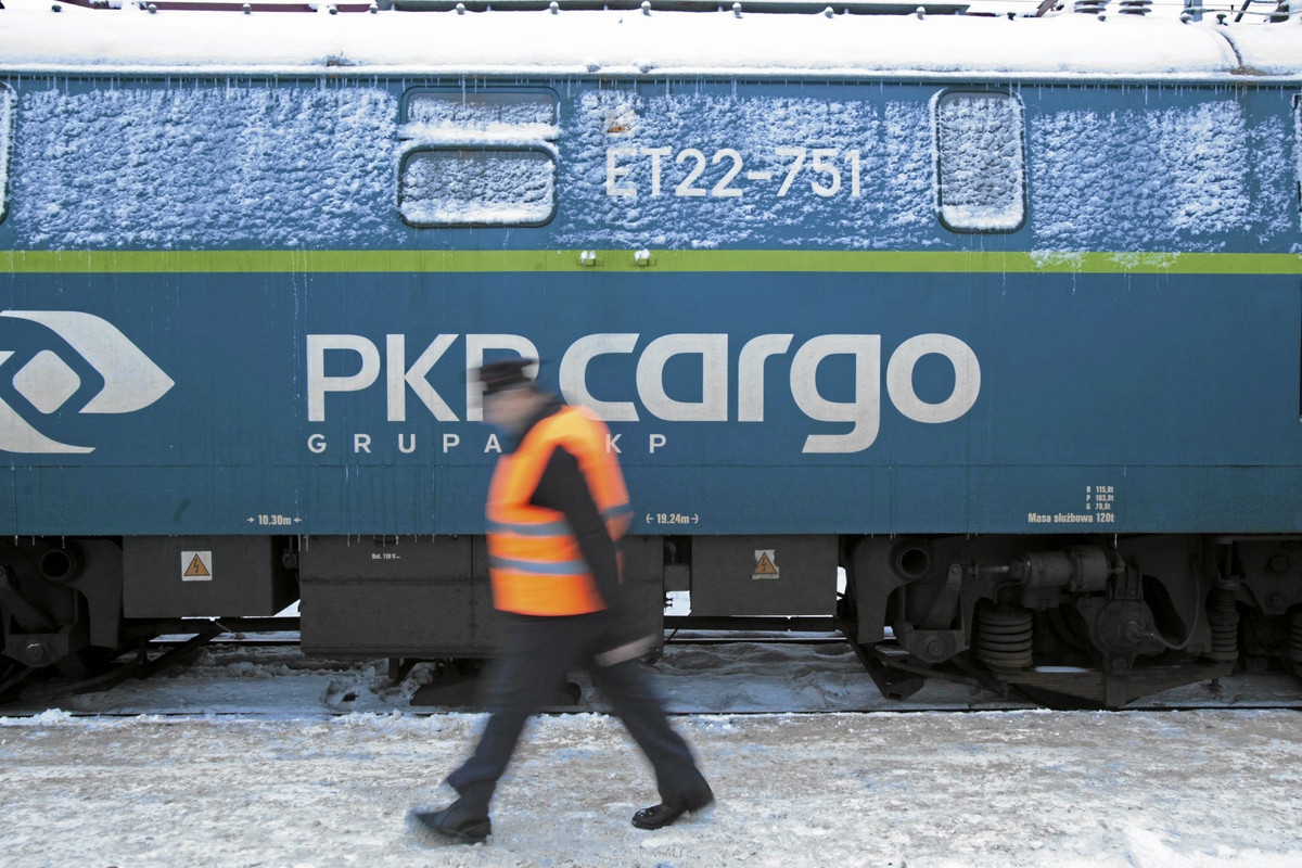 Status in PKP Cargo.  “I will say it briefly: there is crying and wailing.”